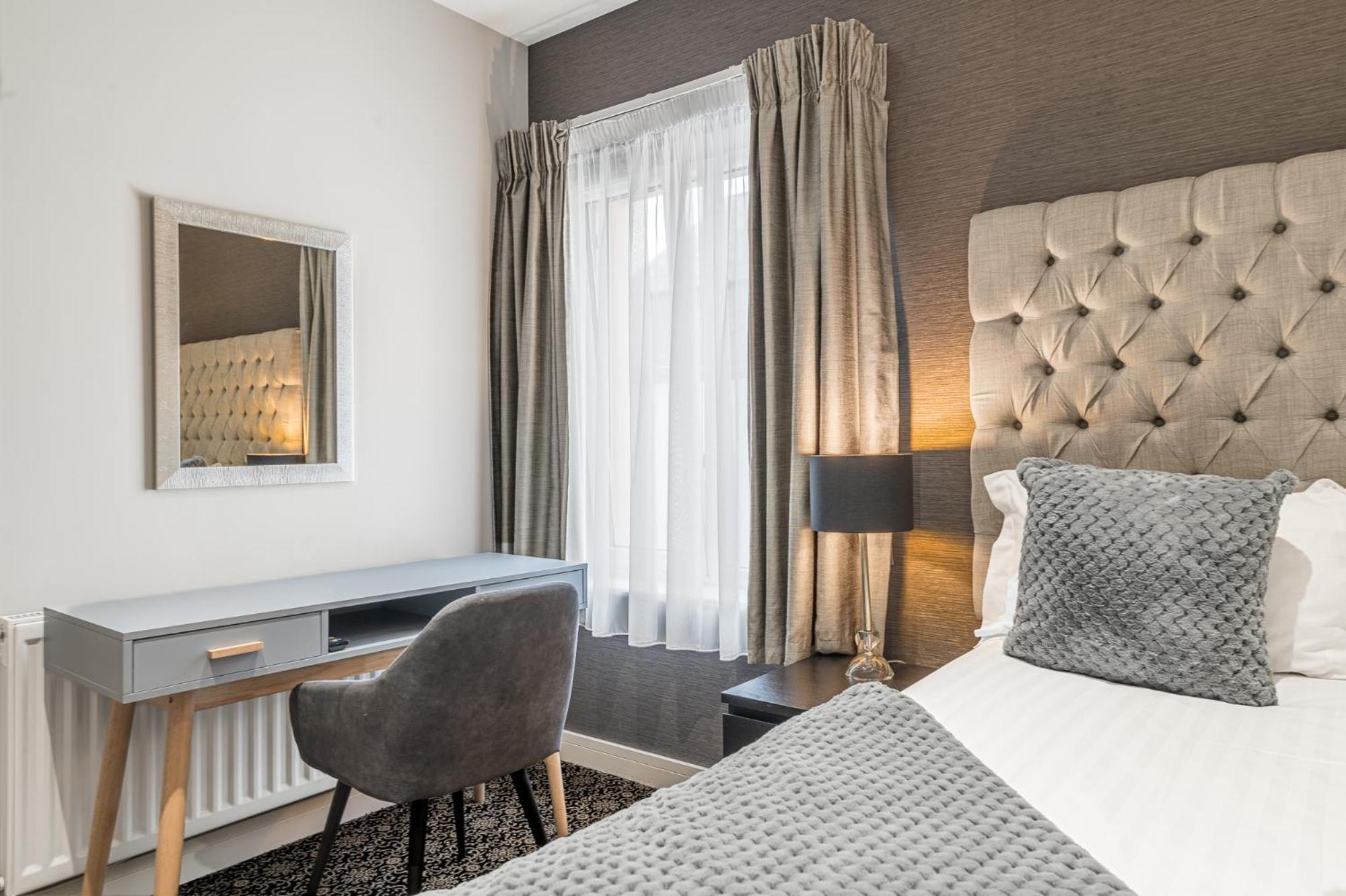 Abbey Apartments Modern Aparthotel For Tourists & Professionals Barrow-in-Furness Exterior photo